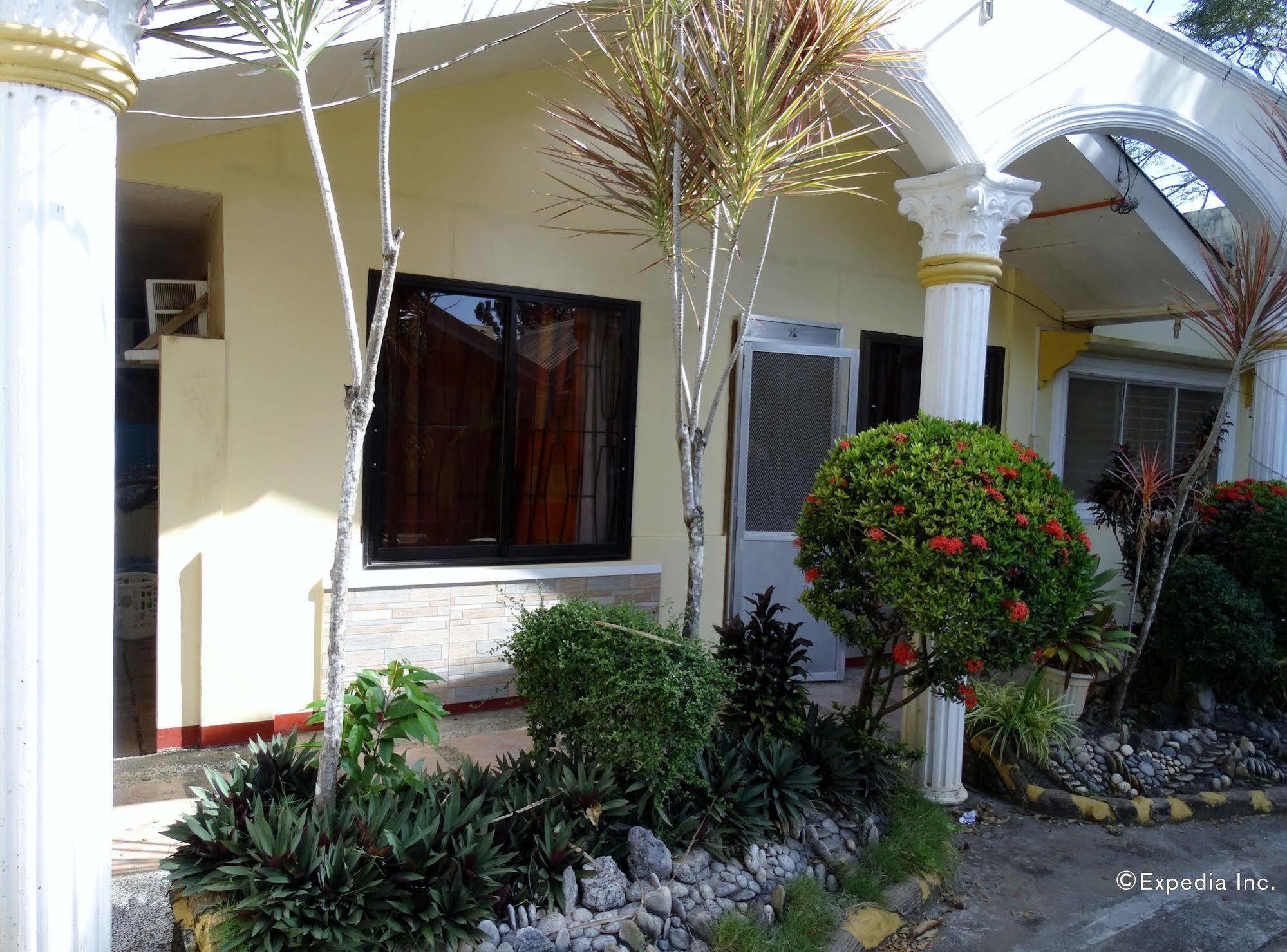 D'Lucky Garden Inn & Suites Tiniguiban Exterior photo