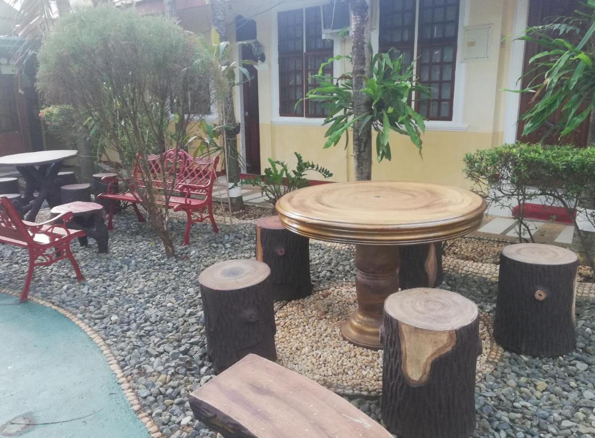 D'Lucky Garden Inn & Suites Tiniguiban Exterior photo